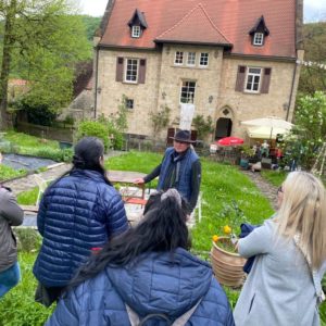 Gartenführung und Schaumweinverkostung in Unterregenbach